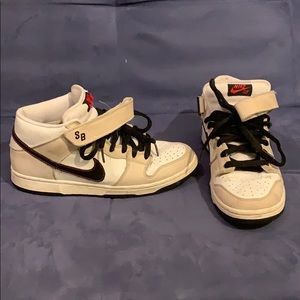 Nike sb dunk mids